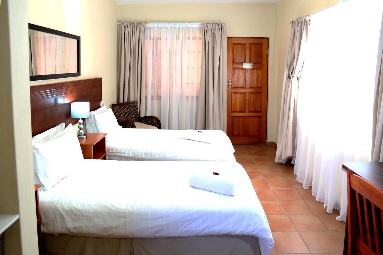 Morulana Guest House Kempton Park Buitenkant foto