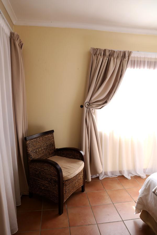 Morulana Guest House Kempton Park Buitenkant foto