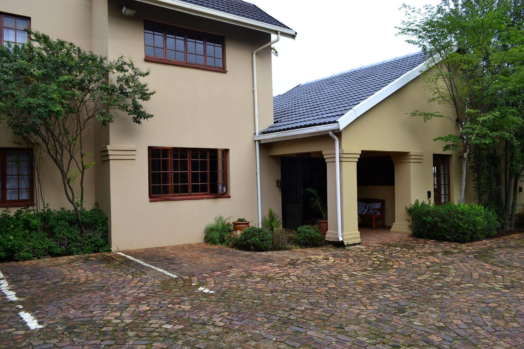 Morulana Guest House Kempton Park Buitenkant foto