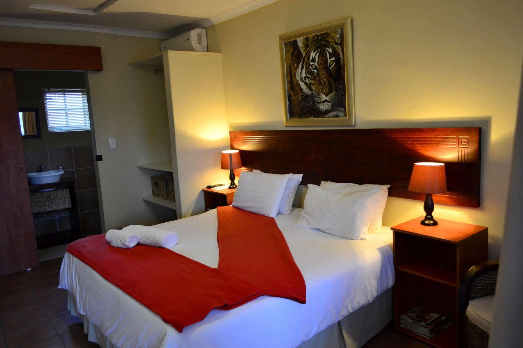 Morulana Guest House Kempton Park Buitenkant foto