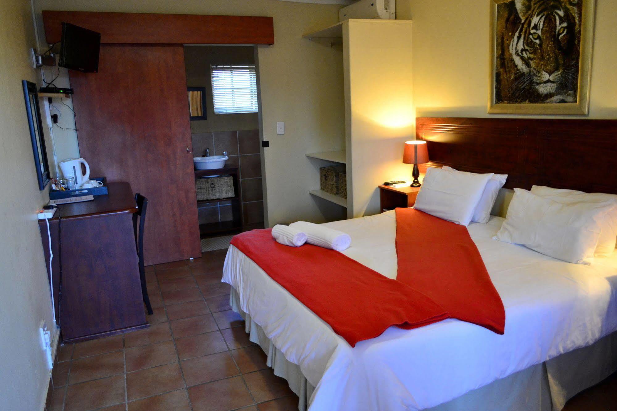 Morulana Guest House Kempton Park Buitenkant foto