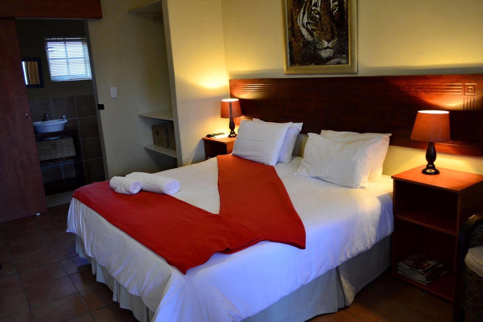 Morulana Guest House Kempton Park Buitenkant foto