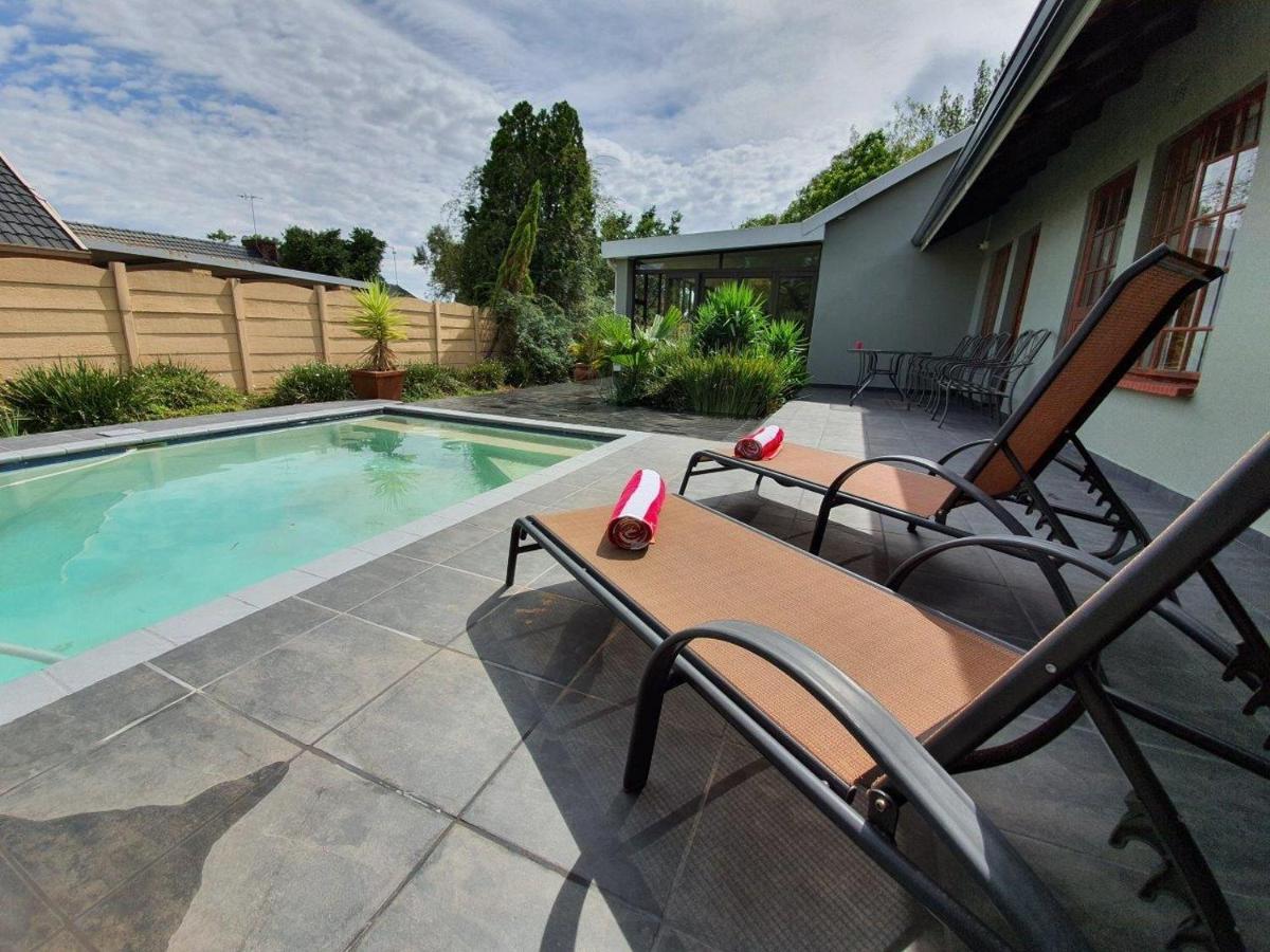 Morulana Guest House Kempton Park Buitenkant foto